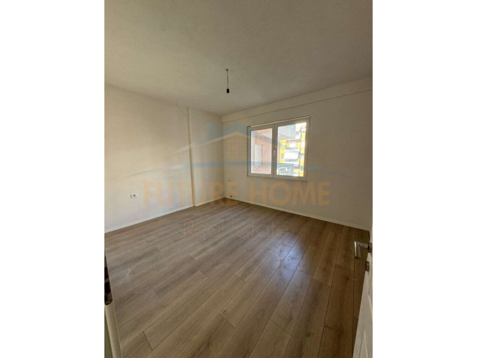 Qera, Apartament 2+1+Post Parkimi, Unaza e Re. 600 €, UNA44652