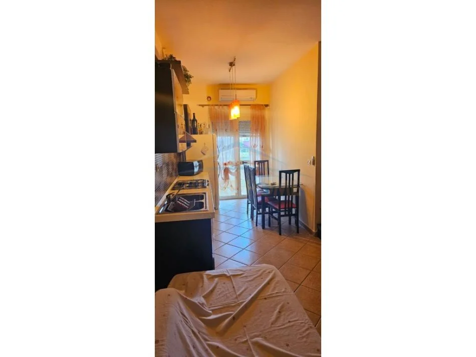 Vlore, shitet apartament 2+1 Kati 5, 100 m² 127.000 € (perballe me Stadiumin ,Vlore) RV44709