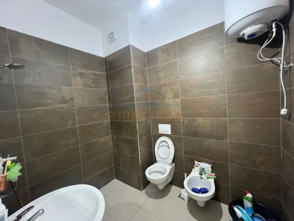 Tirane, jepet me qera 1+1 Kati 7, 70 m² 700 € (Parku Olimpik)