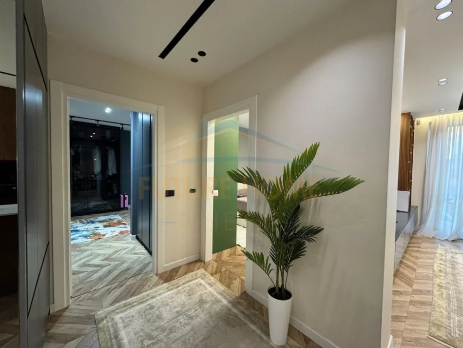 Tirane, shes 2+1+Ballkon Kati 1, 109 m² 205.000 € (Fusha e Aviacionit)