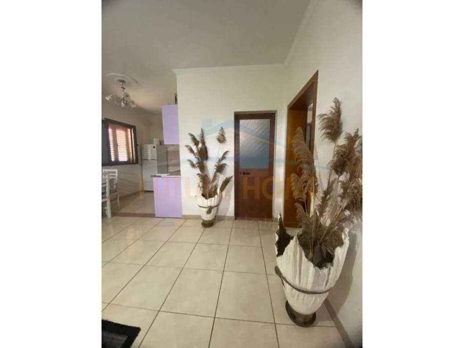 Durres, shitet apartament 2+1 Kati 0, 266 m² 120.000 € (Sukth)