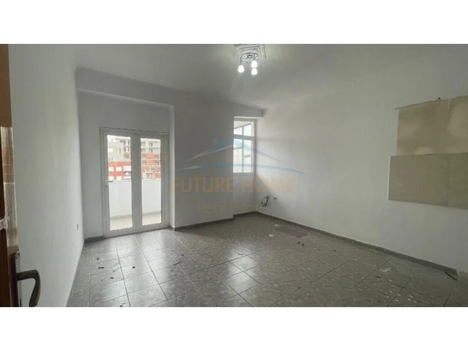 Tirane, shitet apartament 2+1+Ballkon Kati 6, 88 m² 126.000 € (Rruga Bardhyl, prane Bar Oslo)