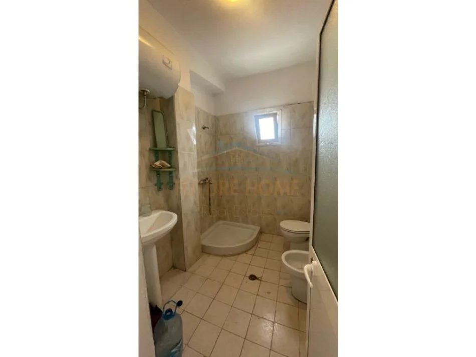 Tirane, shitet apartament 2+1+Ballkon Kati 6, 88 m² 126.000 € (Rruga Bardhyl, prane Bar Oslo)