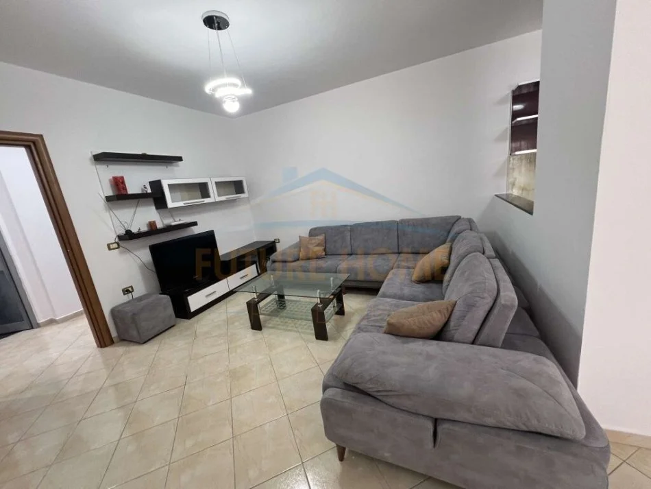 Tirane, shitet apartament 2+1+Aneks+Ballkon Kati 3, 105 m² 131.000 € (astir)