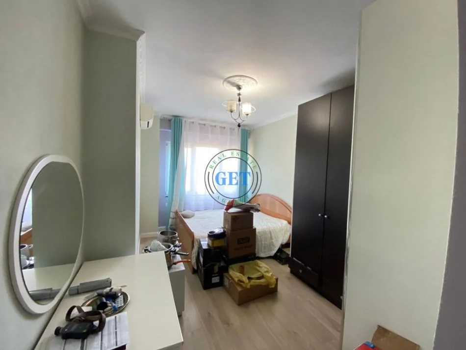 Durres, jepet me qera apartament 2+1+Aneks+Ballkon Kati 1, 100 m² 400 € (Vollga)