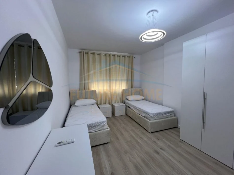 Tirane, jepet me qera apartament 2+1 Kati 7, 120 m² 650 € (Astir)