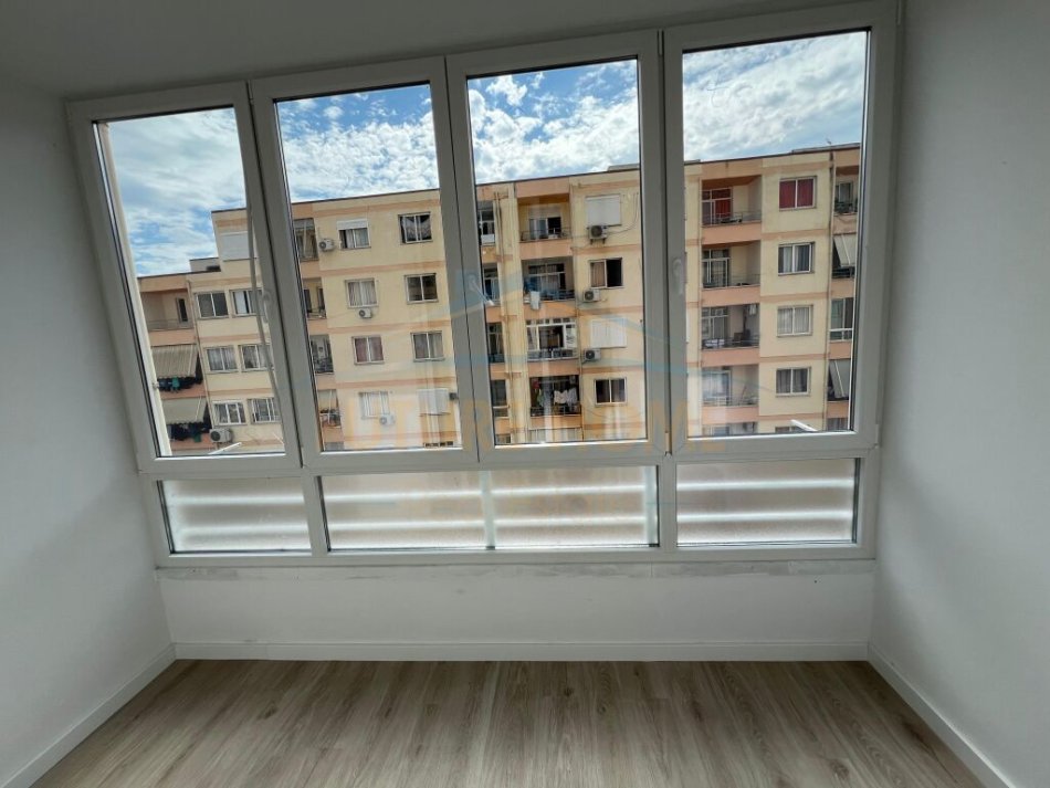 Tirane, jepet me qera apartament 2+1 Kati 7, 118 m² 600 € 