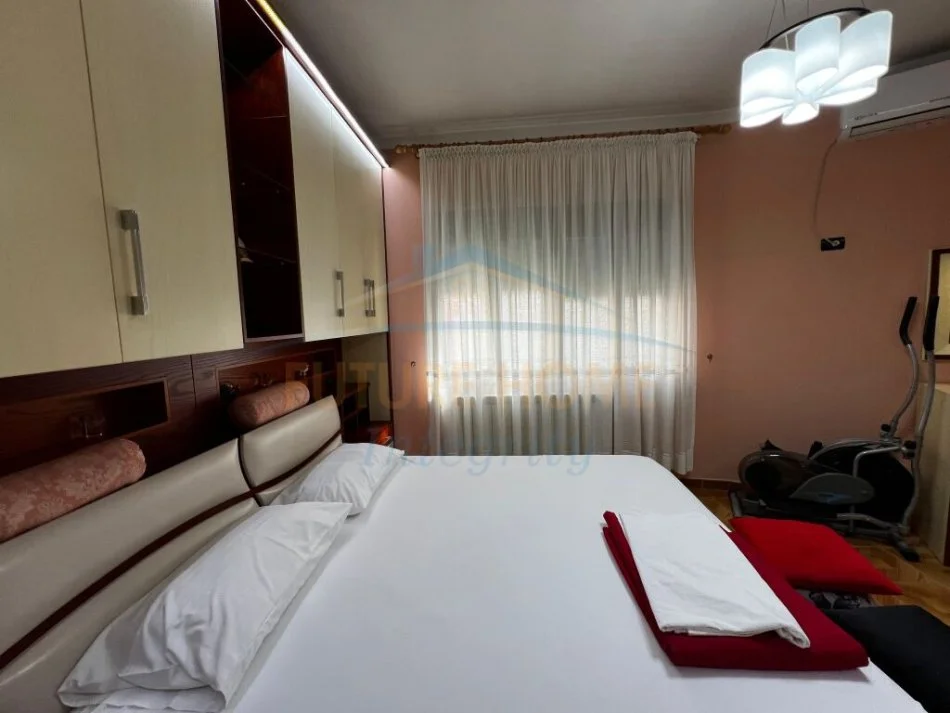 Tirane, jepet me qera apartament 1+1 Kati 2, 70 m² 600 € (shkolla baletit)