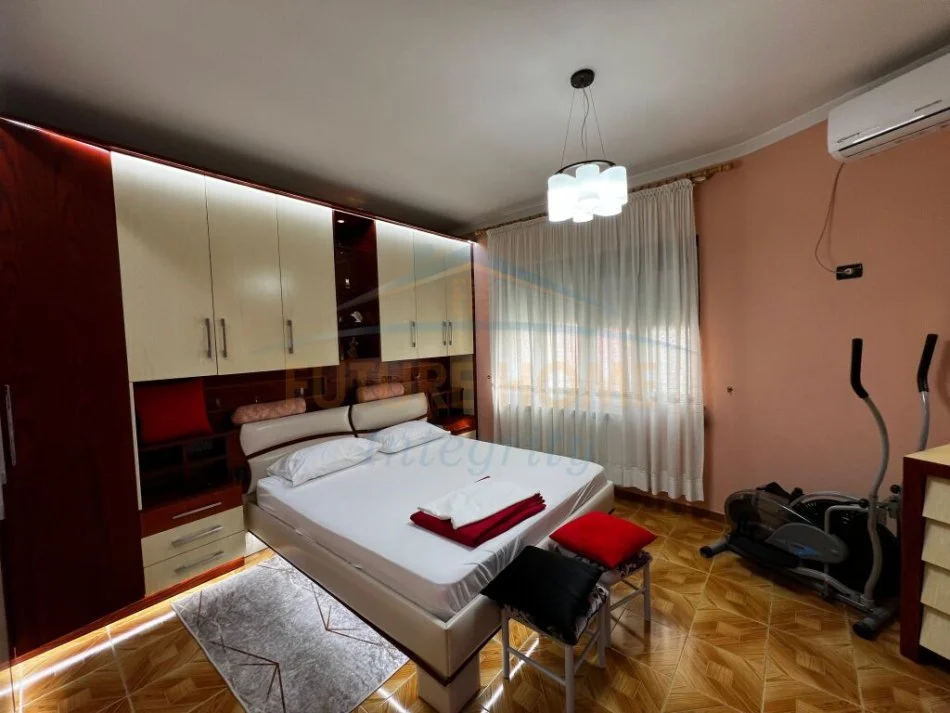 Tirane, jepet me qera apartament 1+1 Kati 2, 70 m² 600 € (shkolla baletit)