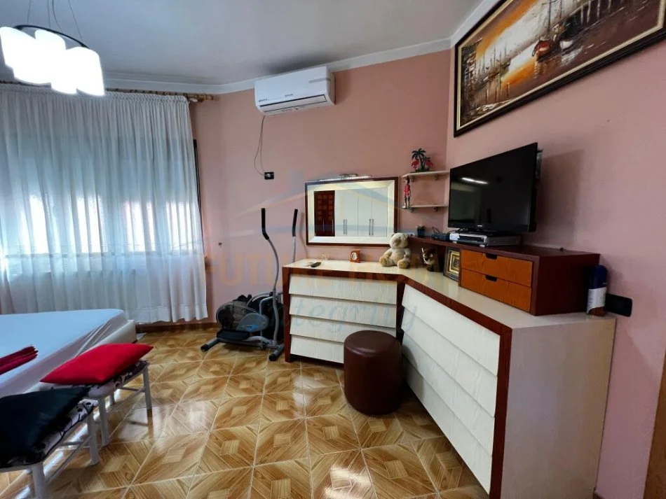 Tirane, jepet me qera apartament 1+1 Kati 2, 70 m² 600 € (shkolla baletit)