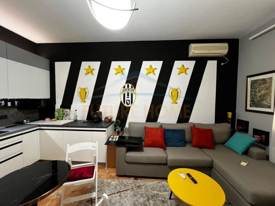 Tirane, jepet me qera apartament 1+1+Post Parkimi, Ballkon ,Kati 2, 70 m² 600 € (Shkolla e Baletit)