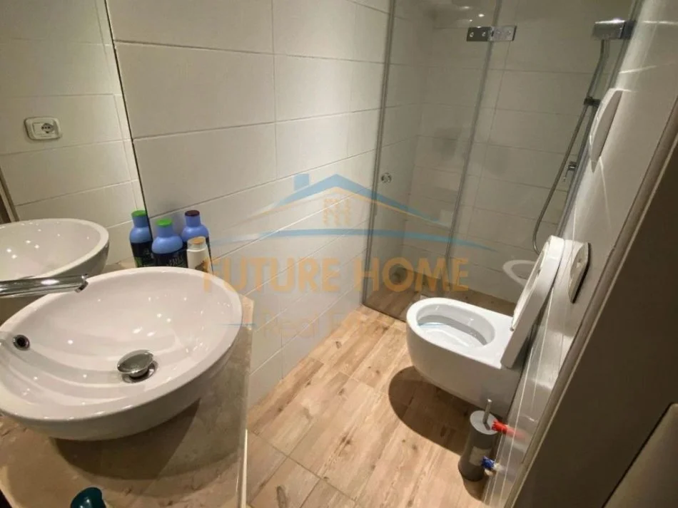 Tirane, jepet me qera apartament duplex Dublex Kati 0, 70 m² 480€ (21 DHJETORI)