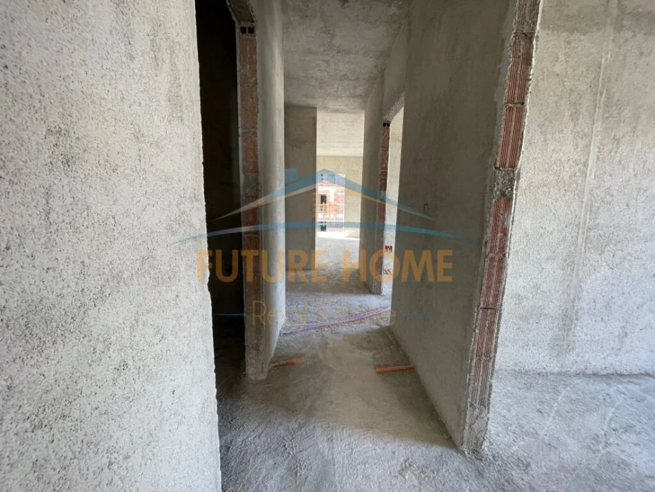 Tirane, shitet apartament 3+1+Aneks+Ballkon Kati 2, 112 m² 134.000 € (Dogana)