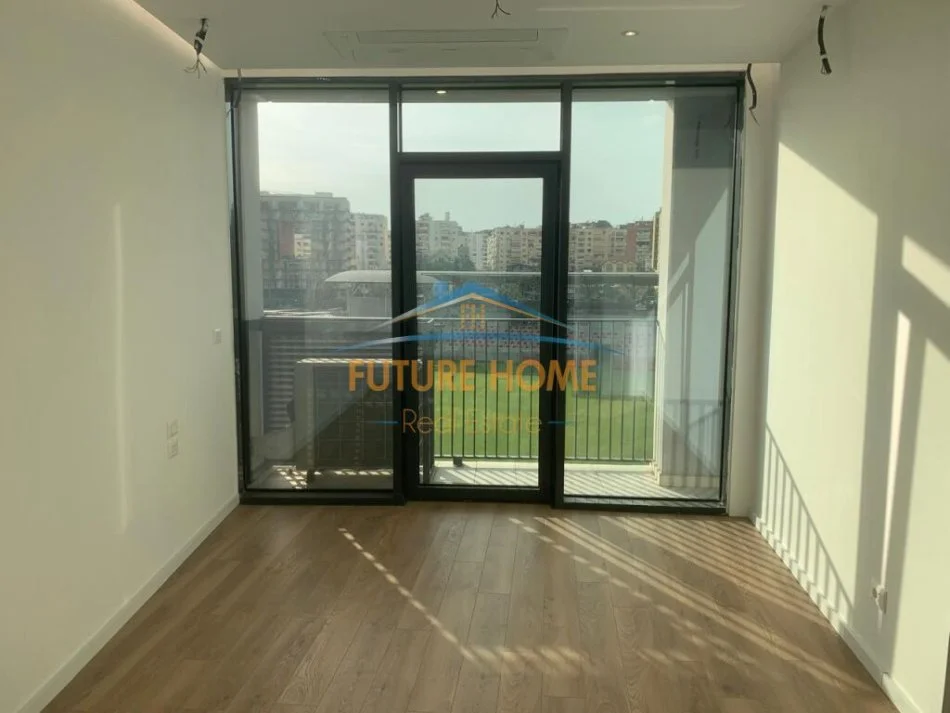 Tirane, jepet me qera apartament 2+1+Ballkon Kati 3, 93 m² 1.000 € (Lake View)