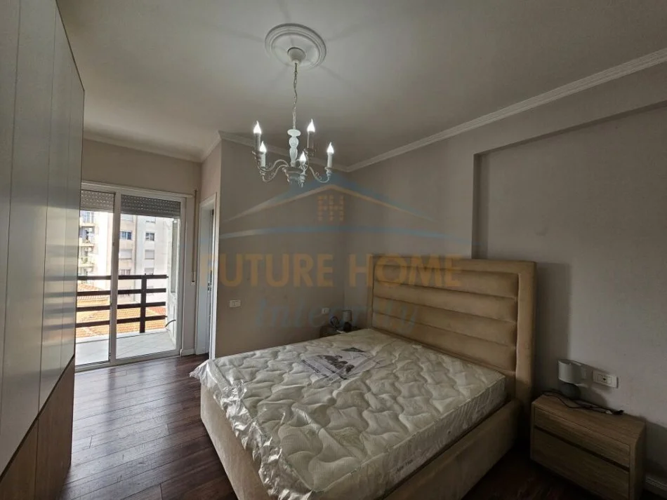 Tirane, jepet me qera apartament 2+1 Kati 4, 107 m² 750 € (Selvia)