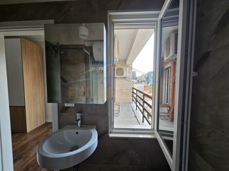 Tirane, jepet me qera apartament 2+1 Kati 4, 107 m² 750 € (RRUGA TAFAJ)