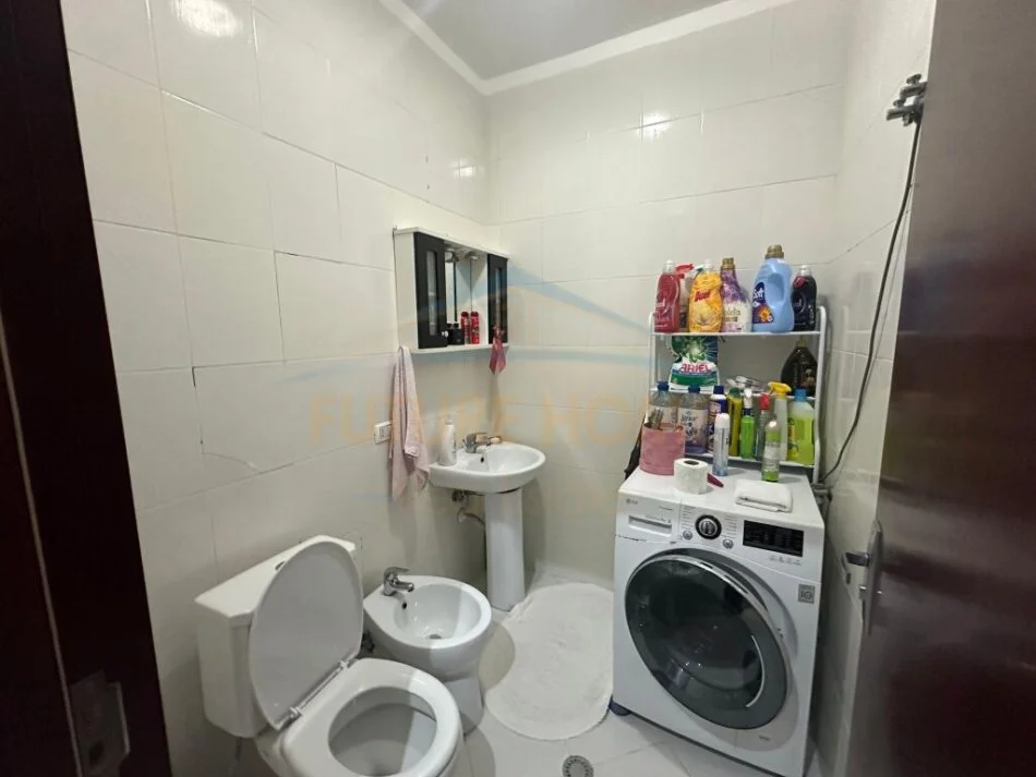 Durres, shitet apartament 2+1+Ballkon Kati 3, 104 m² 130.000 € (Spitali Rajonal,Durres)