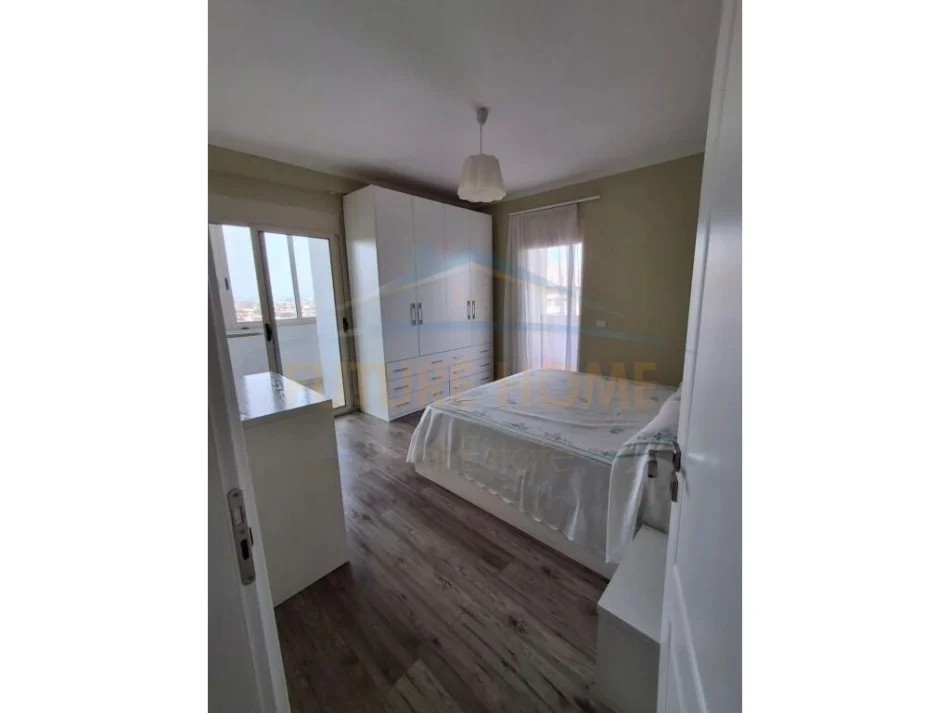 Durres, jepet me qera apartament 2+1 Kati 8, 122 m² 500 € (Fusha e Reres, Durres)