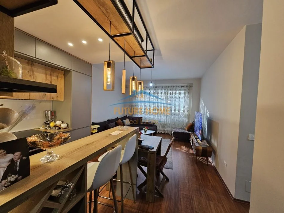 Tirane, shitet apartament 2+1+Ballkon Kati 7, 108 m² 200.000 € (Siri Kodra)