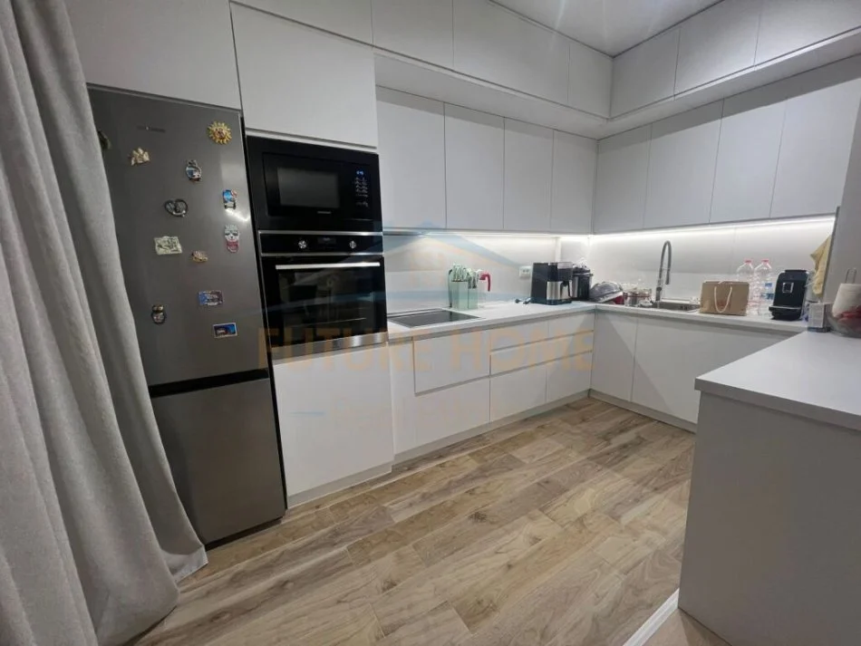 Tirane, shitet apartament 2+1+Aneks+Ballkon Kati 1, 114 m² 229.000 € (Zogu i Zi)