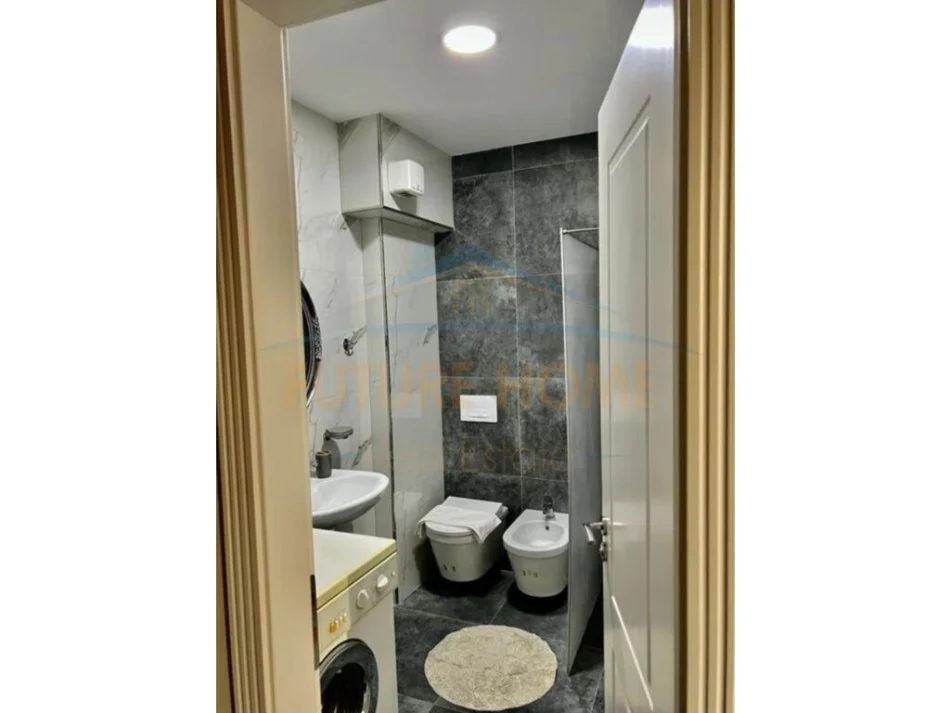 Tirane, jepet me qera garsonier 1+1 Kati 4, 44 m² 450 € (Pazari i Ri)