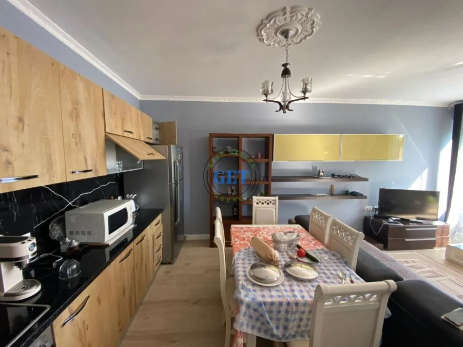 Durres, jepet me qera apartament 2+1+Aneks+Ballkon Kati 1, 100 m² 400 € (Vollga)