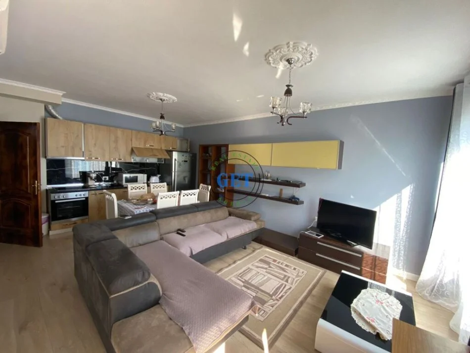 Durres, jepet me qera apartament 2+1+Aneks+Ballkon Kati 1, 100 m² 400 € (Vollga)