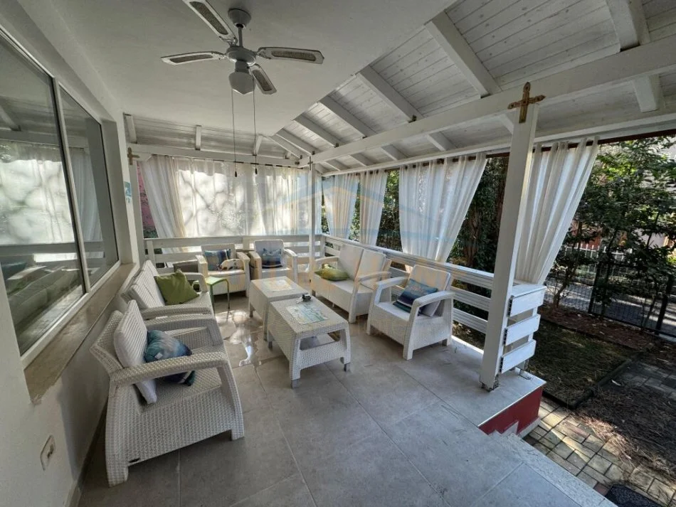 Durres, jepet me qera apartament 2+1 Kati 0, 85 m² 650 € 