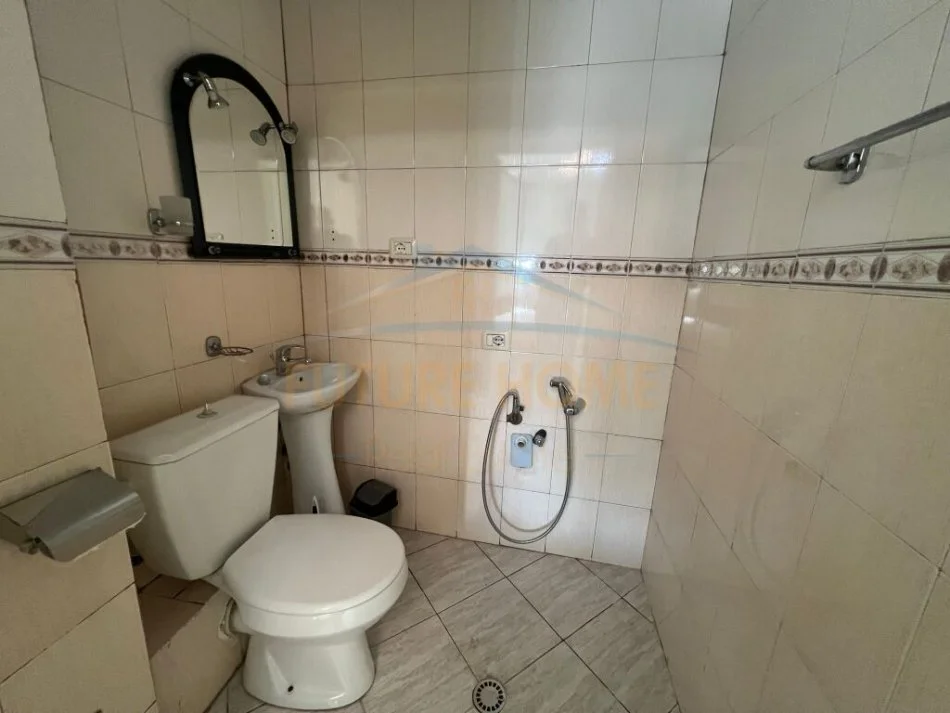 Tirane, jepet me qera apartament 2+1 Kati 4, 95 m² 600 € (RRUGA E KAVAJES)