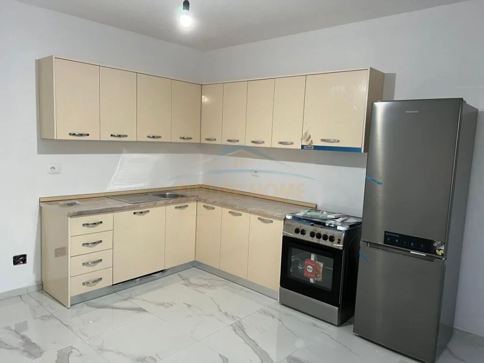 Tirane, shes Vile 3+1 Kati 2, 380 m² 219.000 € (Bulcesh, Paskuqan)