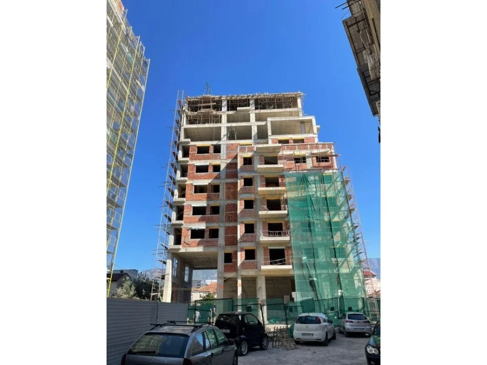 Tirane, shitet apartament 2+1 Kati 7, 84 m² 120.000 € (Brryli)