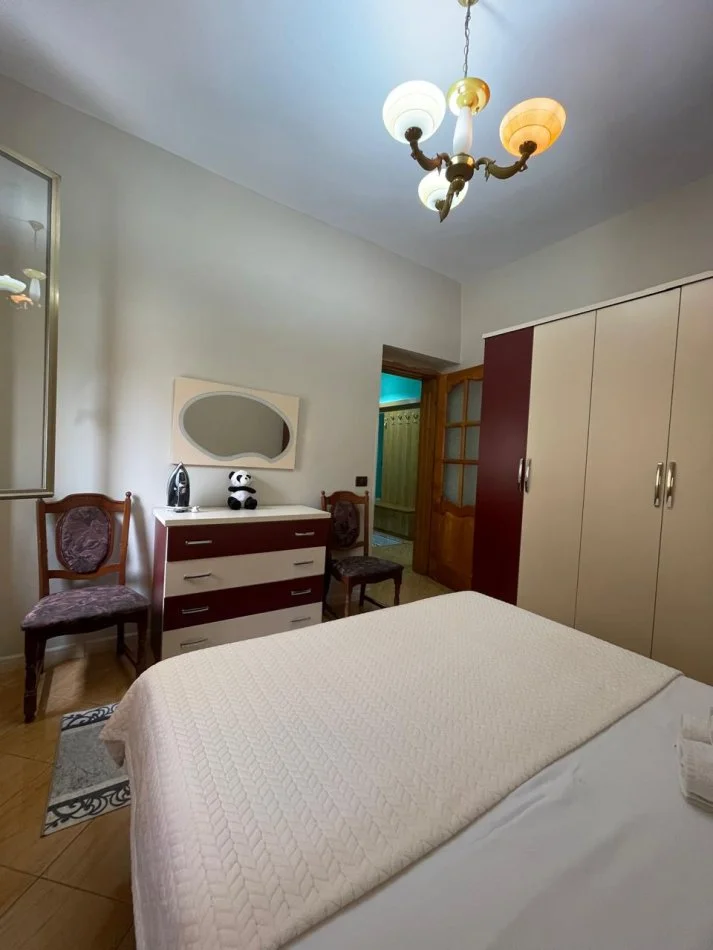 Tirane, jepet me qera 2+1 Kati 3, 85 m² 700 € (Prane Universitetit Ufo)