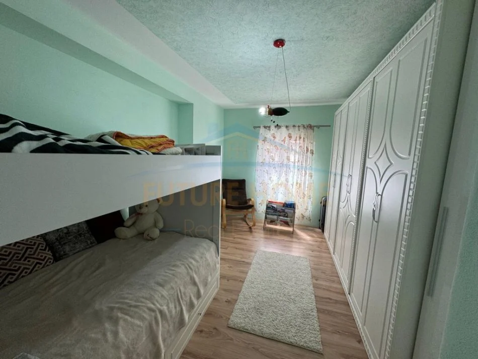 Durres, shitet apartament 2+1 Kati 1, 136 m² 130.000 € (Kopshti Ivina)