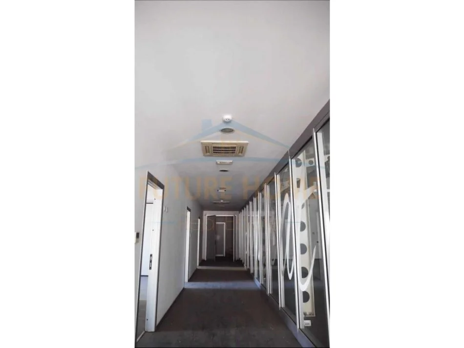 Tirane, shes ambjent biznesi Kati 0, 4.700 m² 3.600.000 € (Autostrda Tirane Durres)