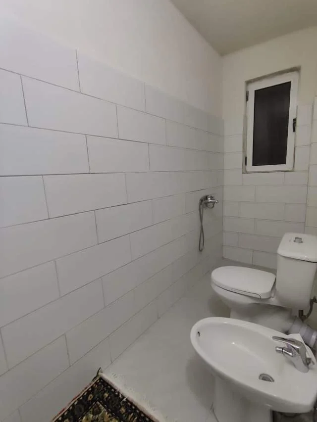 Tirane, jepet me qera apartament 1+1+Aneks+Ballkon Kati 3, 60 m² 350 € (Rruga Kongresi i Manastirit)