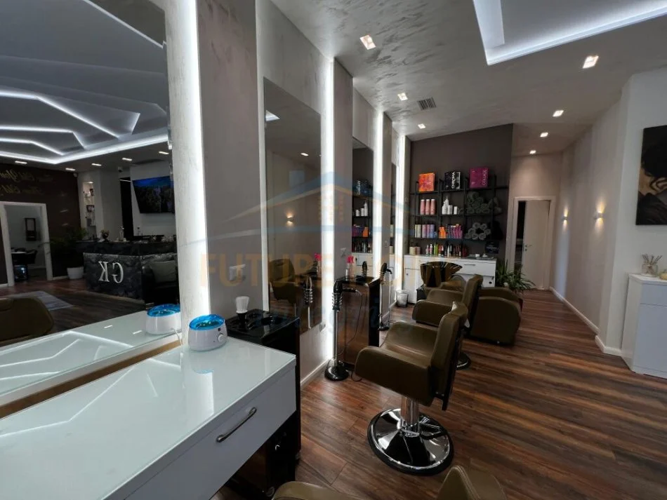 Tirane, jepet me qera ambjent biznesi Kati 0, 115 m² 2.500 € (JORDAN MISJA)