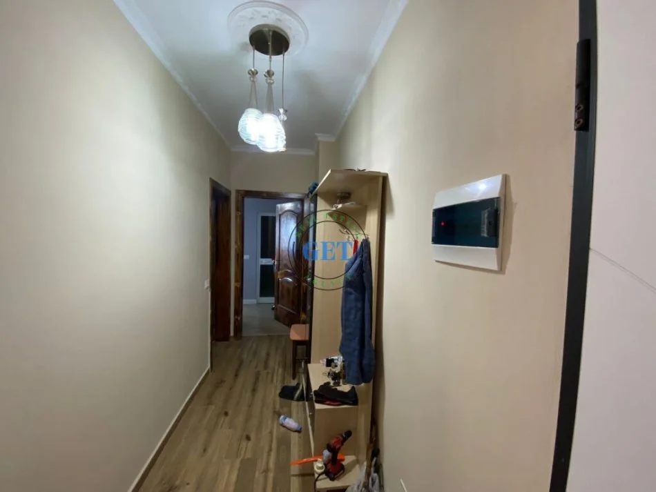 Durres, jepet me qera apartament 2+1+Ballkon Kati 1, 90 m² 400 € (Vila Zogut, Durres)