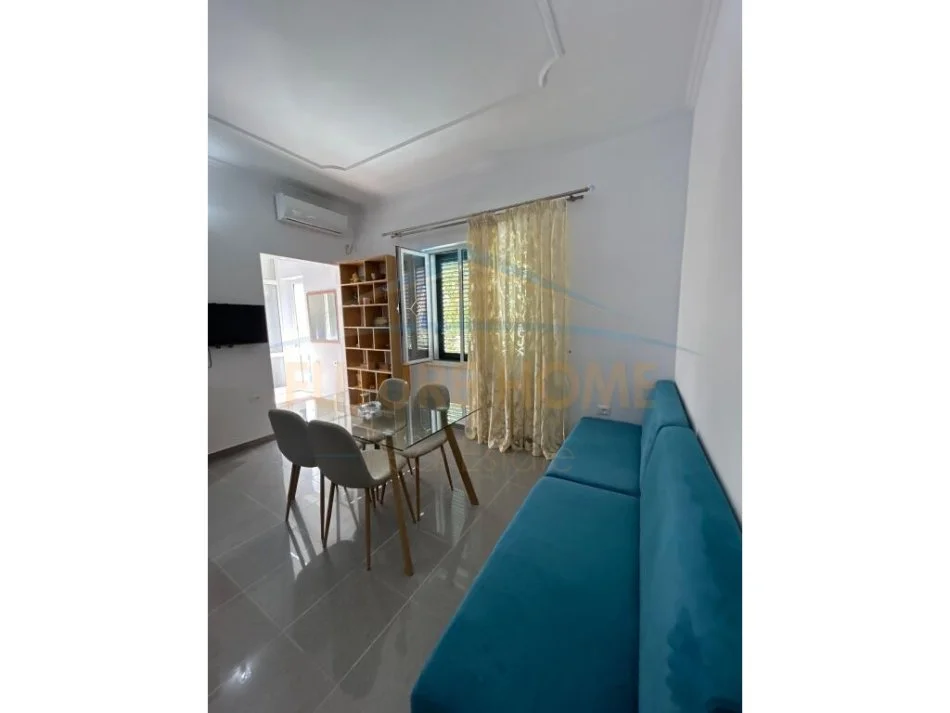Tirane, jepet me qera apartament 2+1+Aneks+Ballkon Kati 2, 85 m² 400 € (Fresk)
