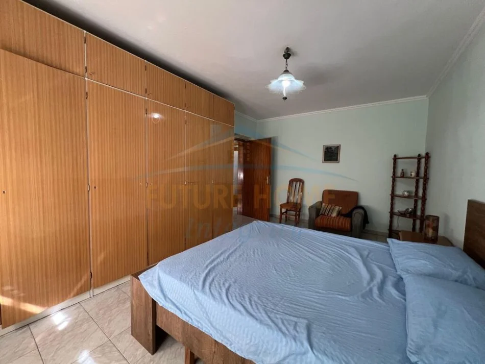 Tirane, jepet me qera apartament 2+1 Kati 2, 80 m² 600 € (Pazari i Ri)