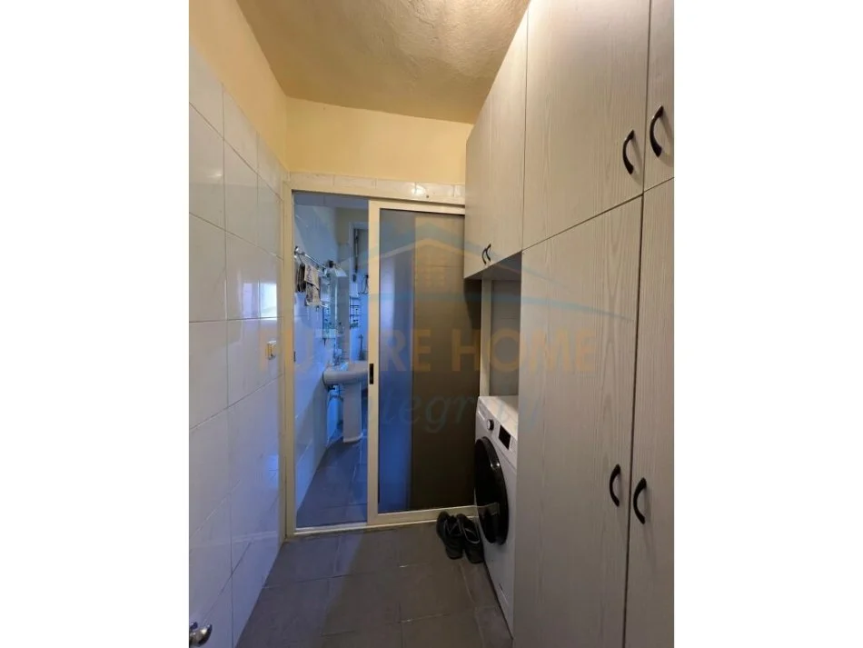 Tirane, jepet me qera apartament 2+1 Kati 2, 80 m² 600 € (Pazari i Ri)