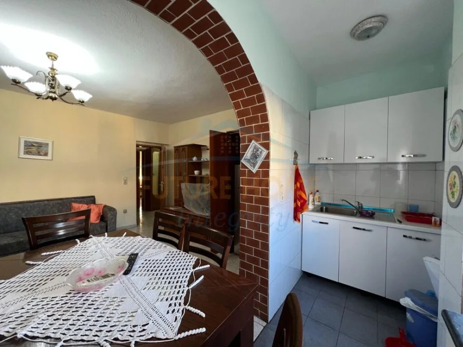 Tirane, jepet me qera apartament 2+1 Kati 2, 80 m² 600 € (Pazari i Ri)