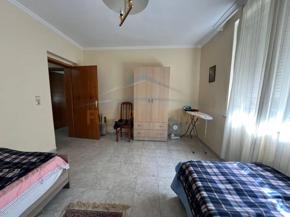 Tirane, jepet me qera apartament 2+1 Kati 2, 80 m² 600 € (PAZARI I RI)