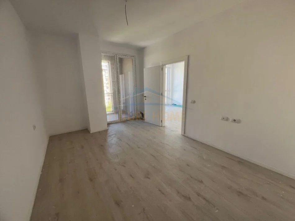Tirane, shes apartament 1+1 Kati 5, 73 m² 124.000 € (Fusha e aviacionit)