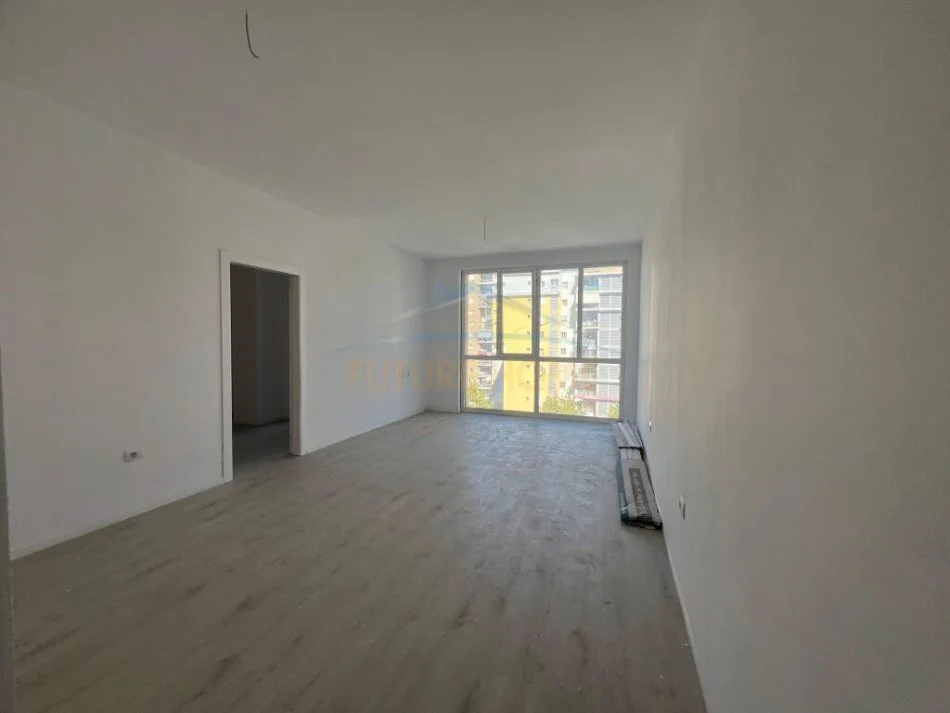 Tirane, shes apartament 1+1 Kati 5, 73 m² 124.000 € (Fusha e aviacionit)