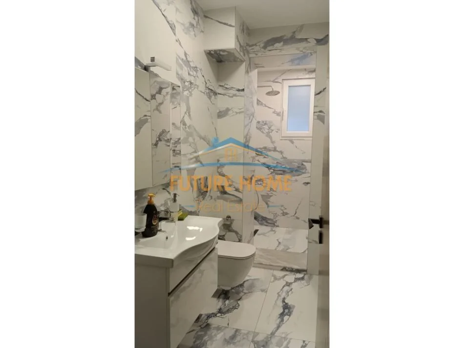 Tirane, jepet me qera apartament 2+1+Aneks+Ballkon Kati 0, 93 m² 800 € (21 Dhjetori)