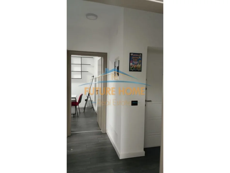 Tirane, jepet me qera apartament 2+1+Aneks+Ballkon Kati 0, 93 m² 800 € (21 Dhjetori)