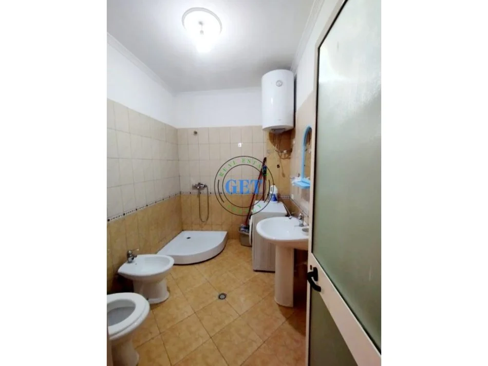 Durres, jepet me qera apartament 2+1+Ballkon Kati 6, 82 m² 400 € (Plazh Iliria, Durres)