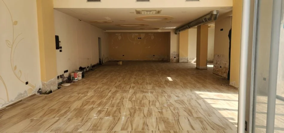 Tirane, shitet lokal Kati 0, 131 m² 203.825 € (prane teleferikut)