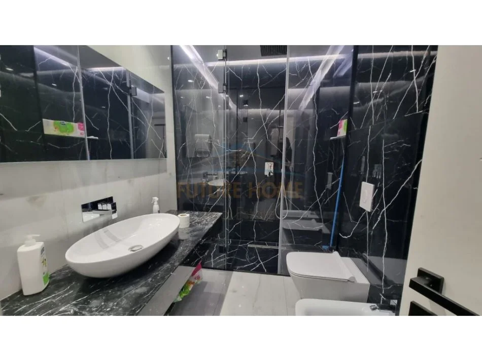 Tirane, jepet me qera apartament 3+1+Aneks+Ballkon Kati 6, 125 m² 1.900 € (Komuna e Parisit)