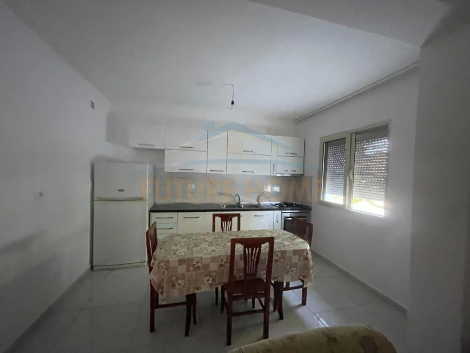 Durres,Qera Shtepi Private 2+1 Kati 0, 100 m² (Kenete)